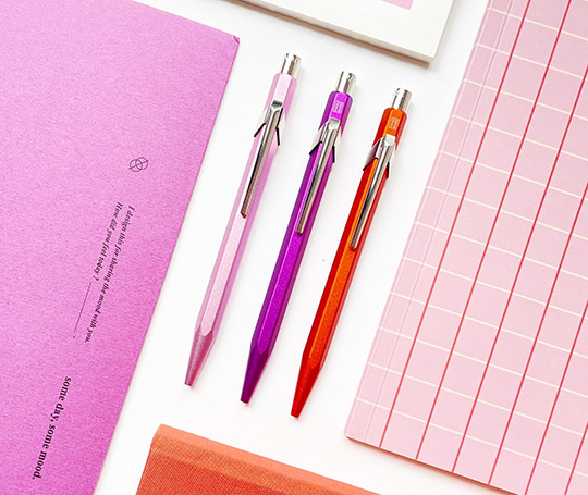 Caran d'Ache - Stylo-bille Colormat-X - Rose