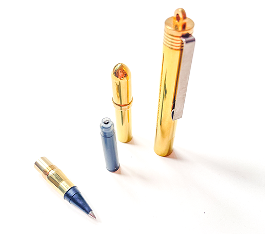 Traveler's Company - roller en laiton avec cartouche de stylo-plume