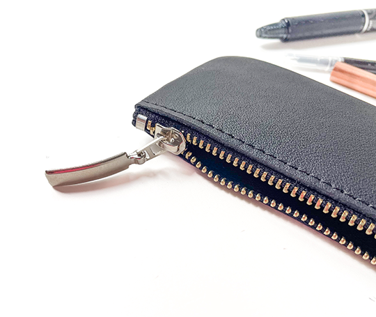 Plumier plat en cuir