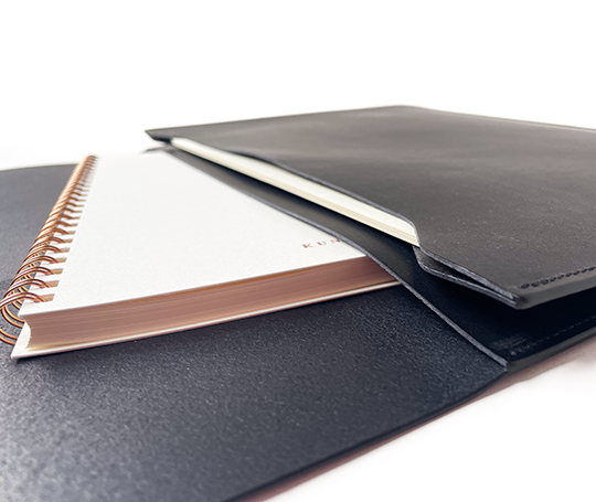 Pochette en cuir noir pour ordinateur - Noir