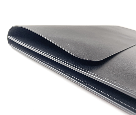 Pochette en cuir noir pour ordinateur - Noir