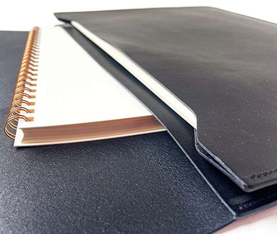 Pochette en cuir noir pour ordinateur - Noir