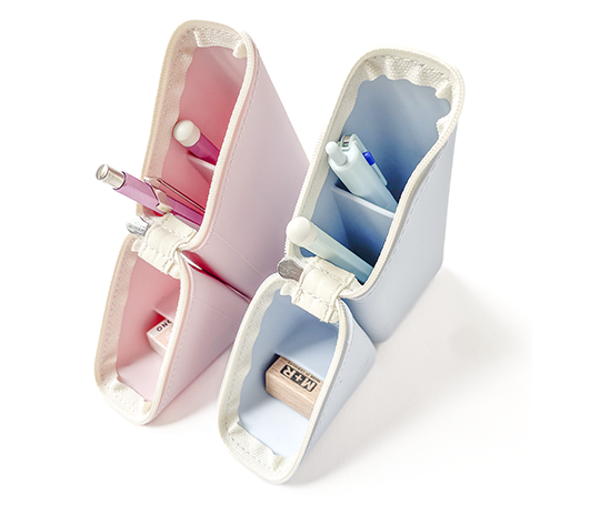 Trousse triangle Kakusta Slim en silicone - Rose pâle