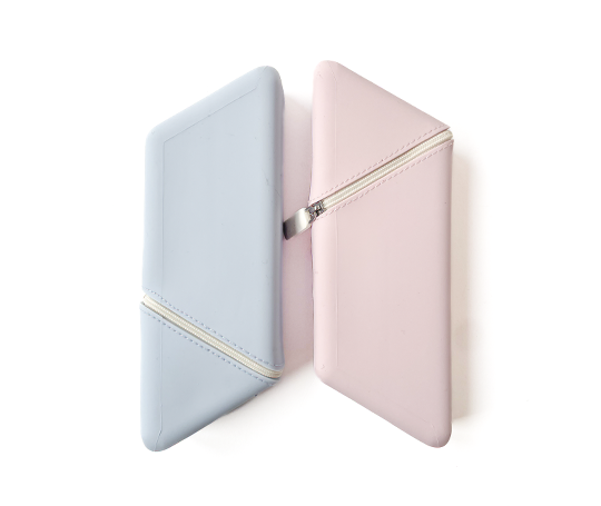 Trousse triangle Kakusta Slim en silicone - Rose pâle