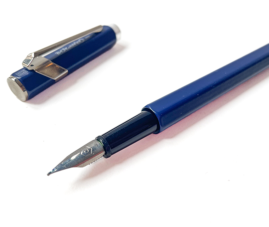 Caran d'Ache 849 stylo-plume Classic Line - Bleu Mat