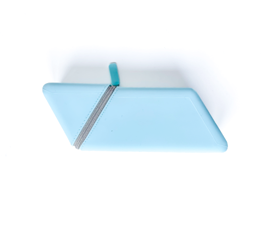 Trousse triangle Kakusta en silicone - Bleu