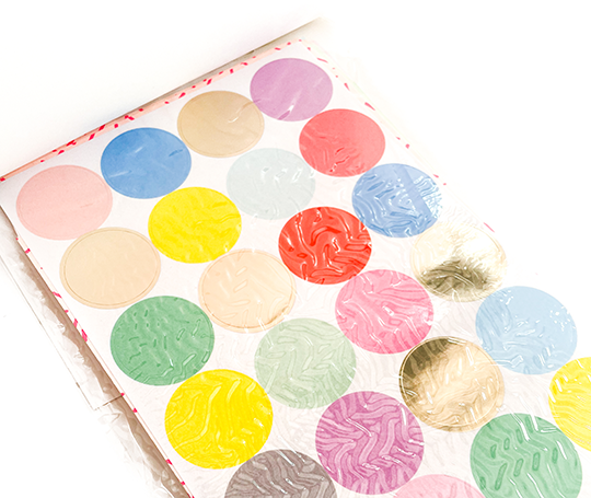 20 Sachets cadeau & autocollants taille M - Foil + Neon