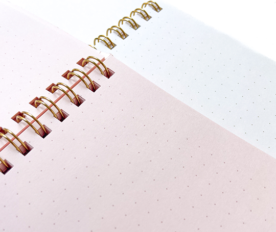 Midori - carnet à spirales à papier rose Dot Grid