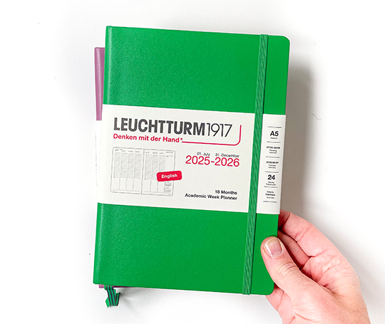 Leuchtturm agenda 25/26 A5 rigide en colonnes - Spring Leaf