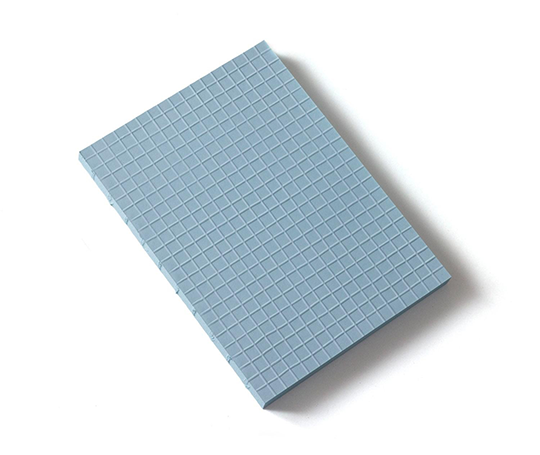 Carnet cousu main Martina à couverture gaufrée - Celeste