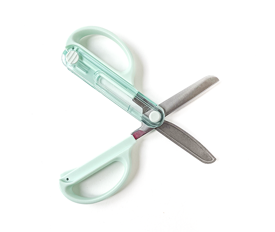 Ciseaux à bouts ronds avec fourreau de protection