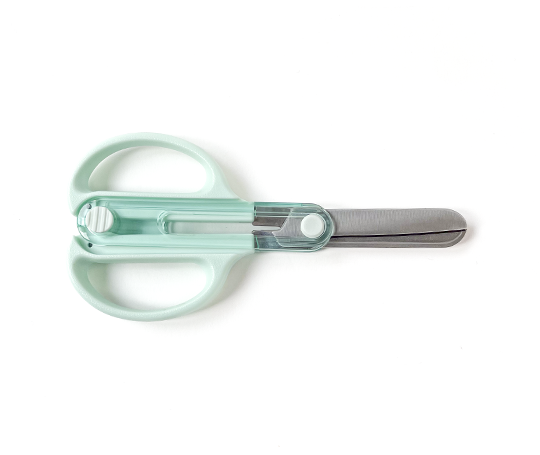 Ciseaux à bouts ronds avec fourreau de protection